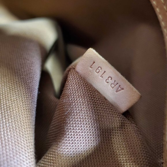 Louis Vuitton Cabas Mezzo Bag - Picture 4 of 11